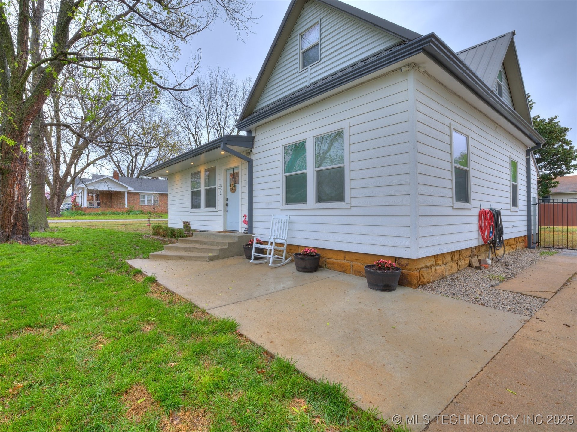 222 E Pecan Street