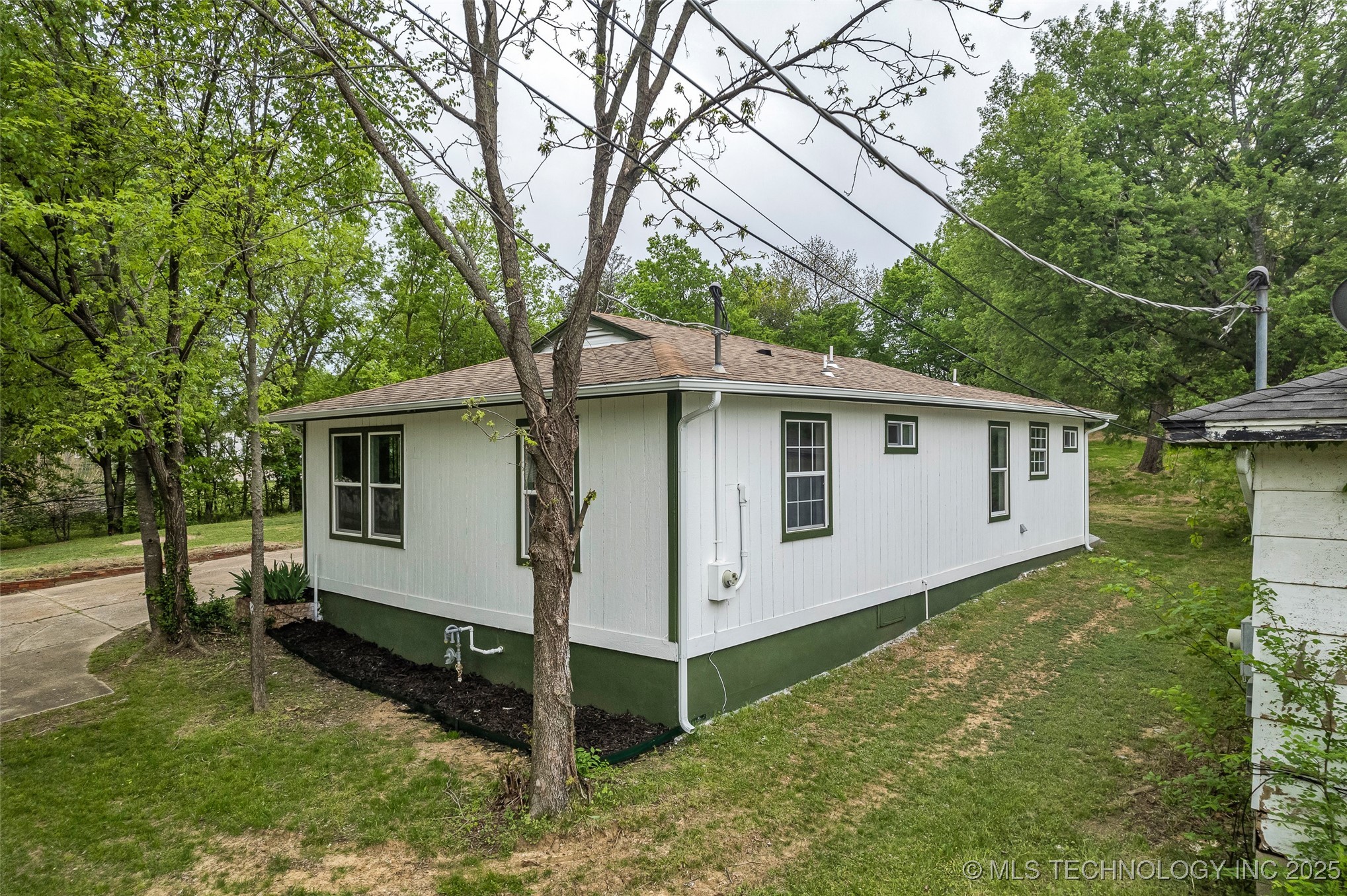 914 W Bryan Street