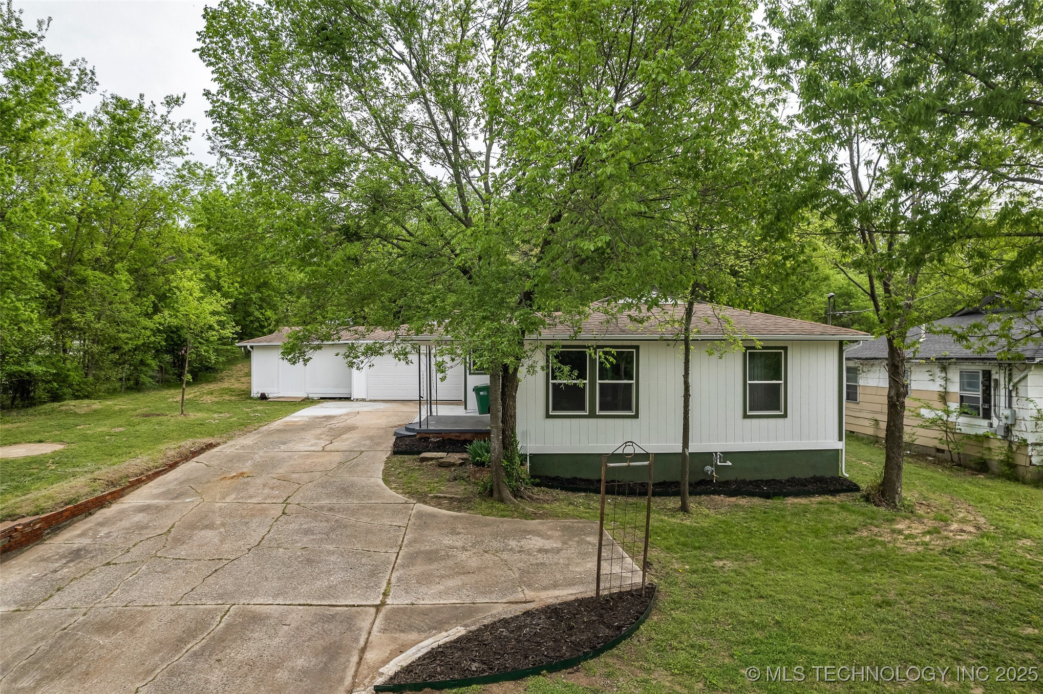 914 W Bryan Street