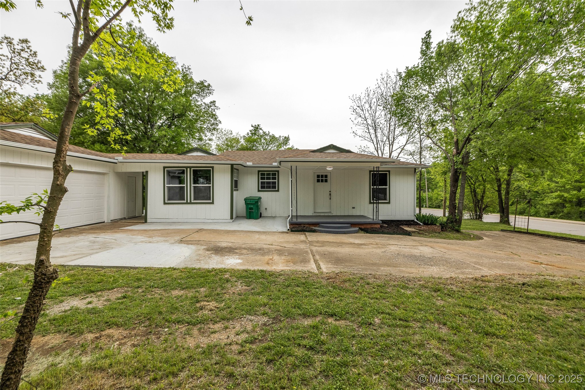 914 W Bryan Street