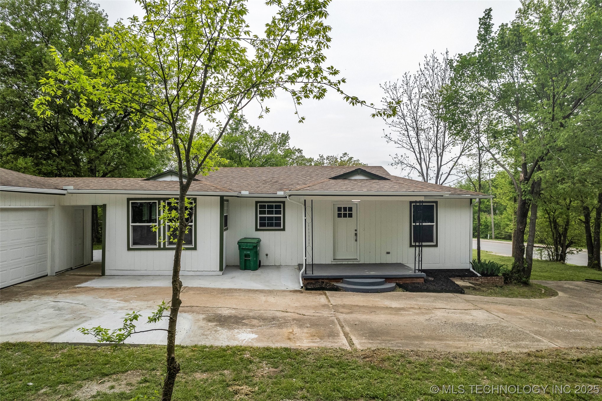 914 W Bryan Street
