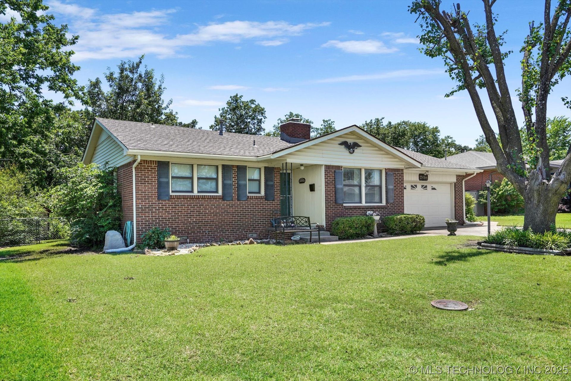 2416 W 45th Place