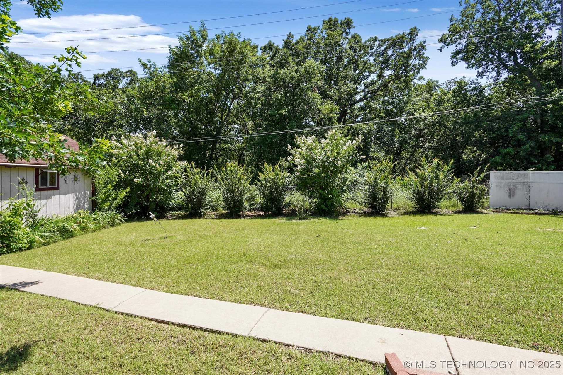 2416 W 45th Place