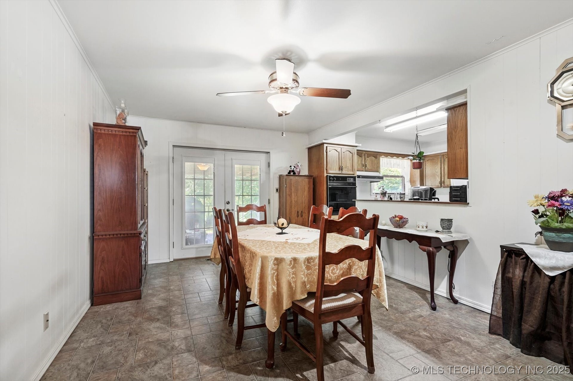 2416 W 45th Place