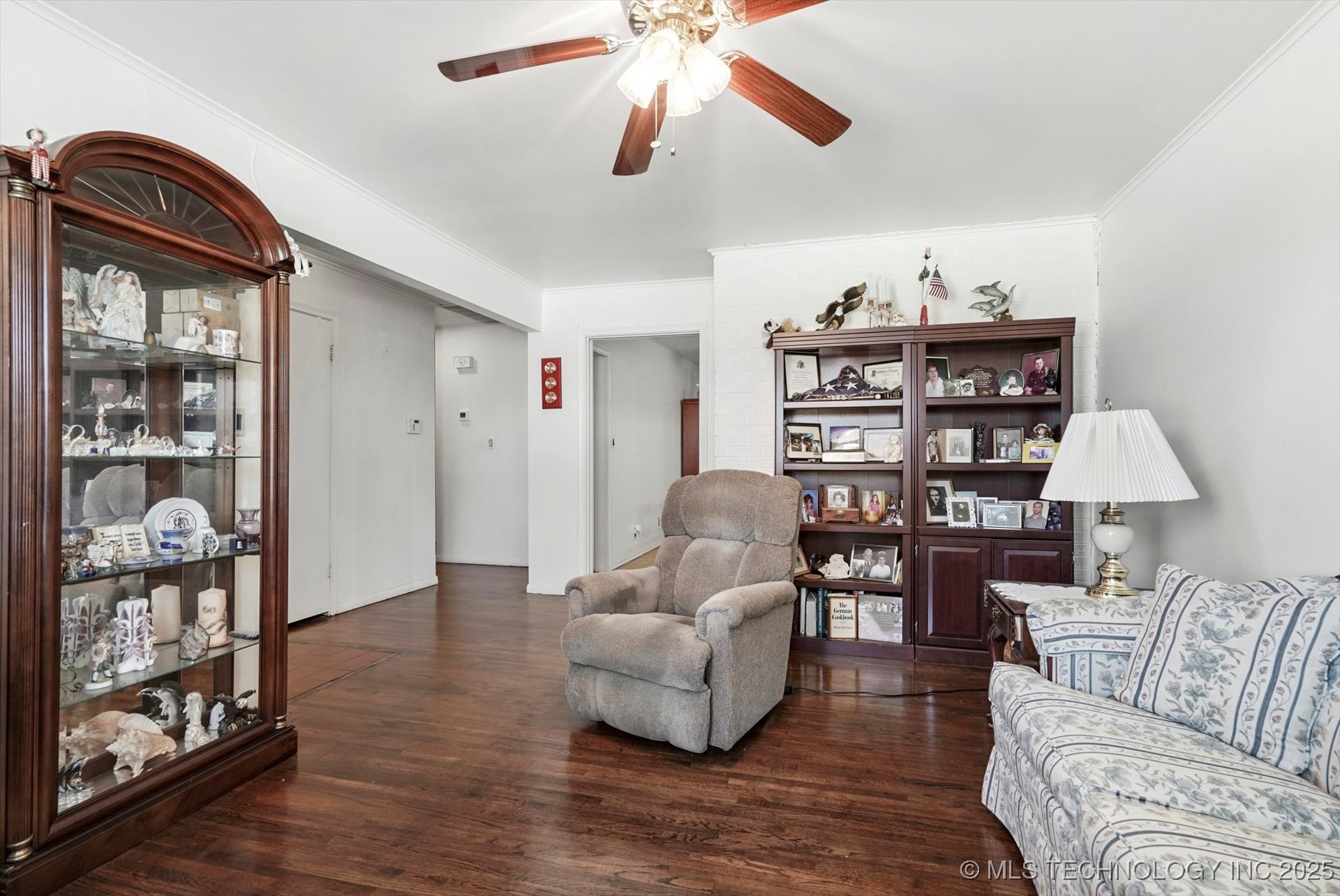 2416 W 45th Place