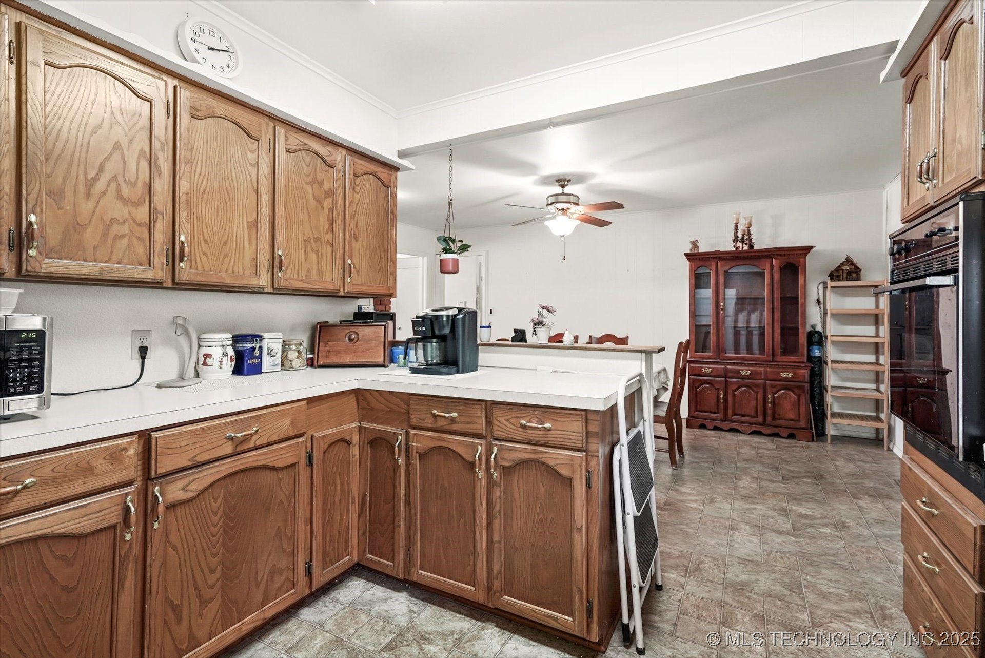 2416 W 45th Place