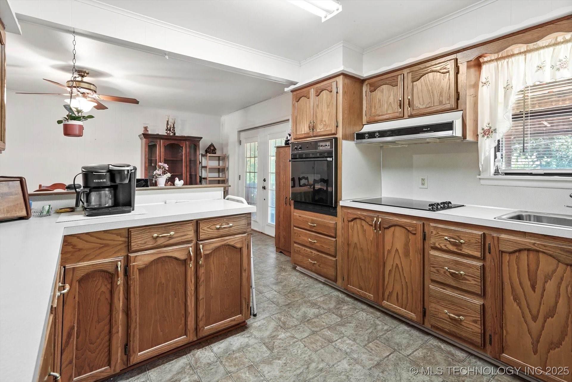 2416 W 45th Place