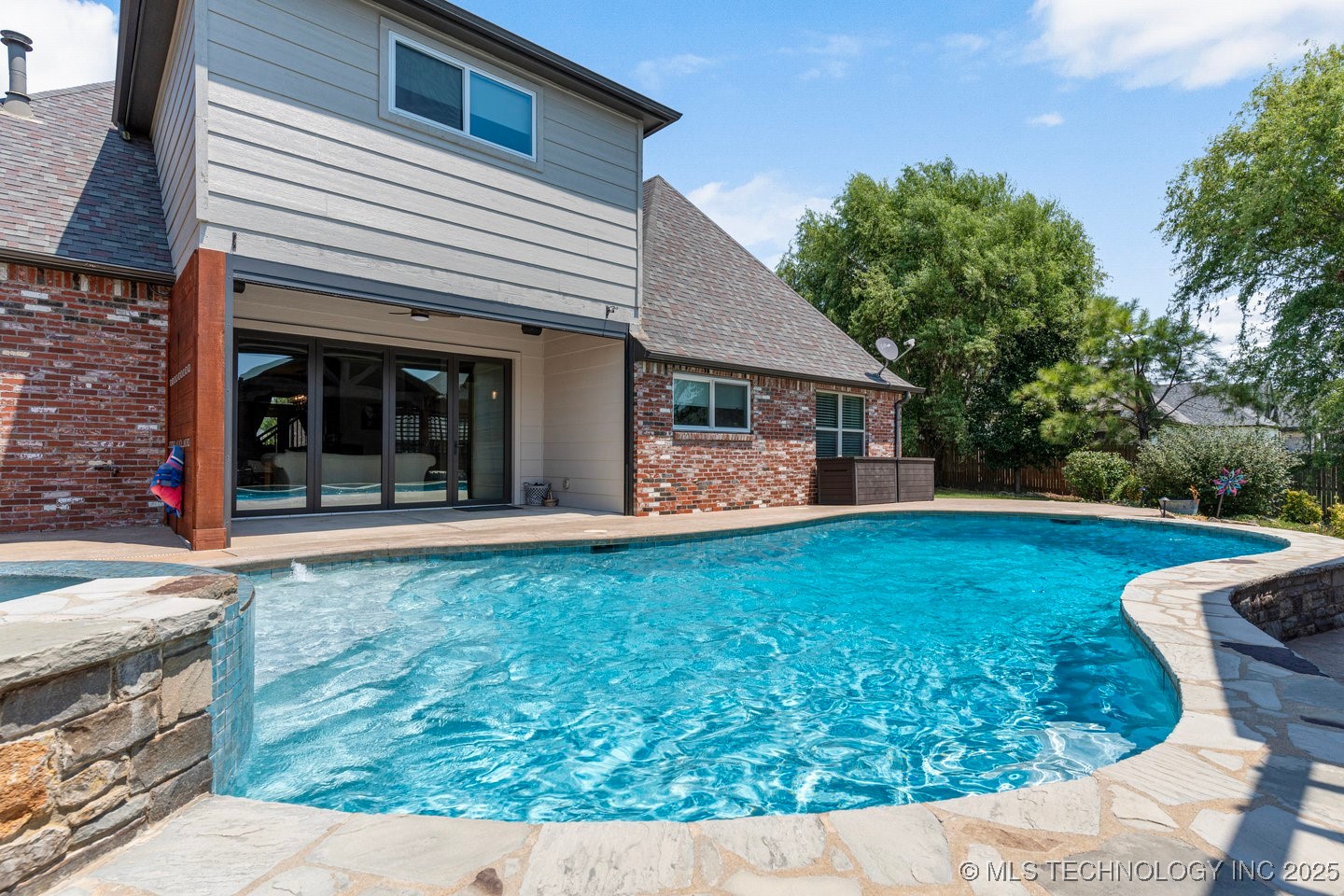 218 E 128th Street S