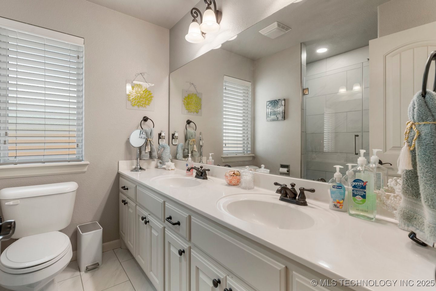 218 E 128th Street S