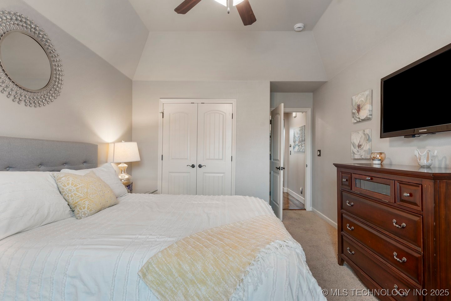 218 E 128th Street S