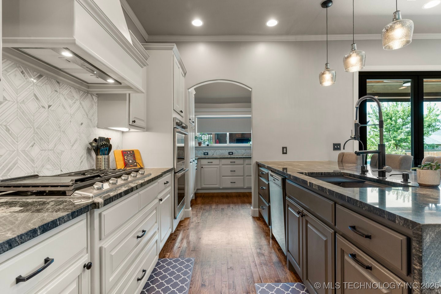 218 E 128th Street S