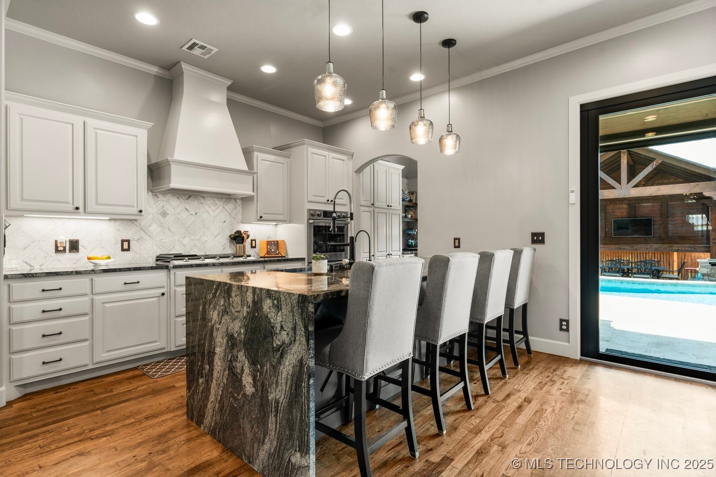 218 E 128th Street S