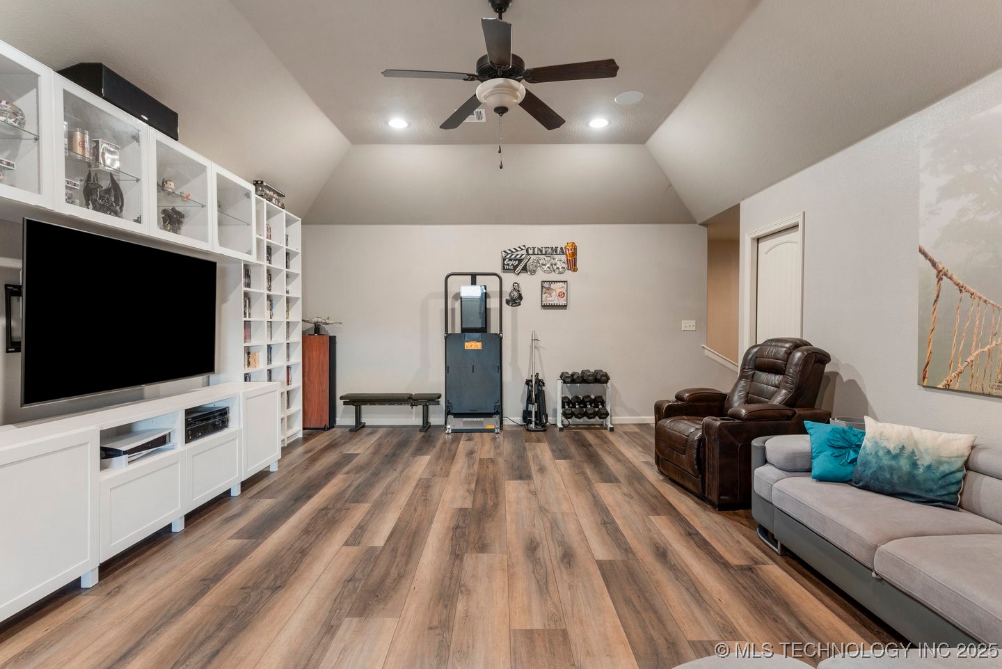 218 E 128th Street S