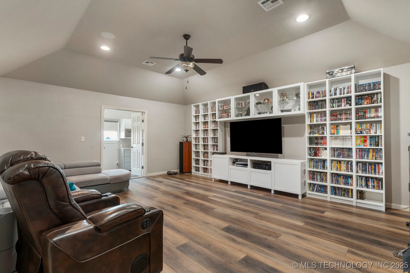 218 E 128th Street S