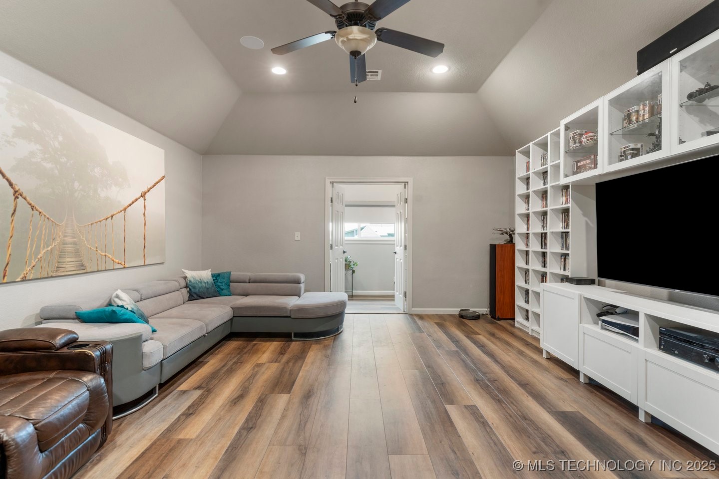 218 E 128th Street S