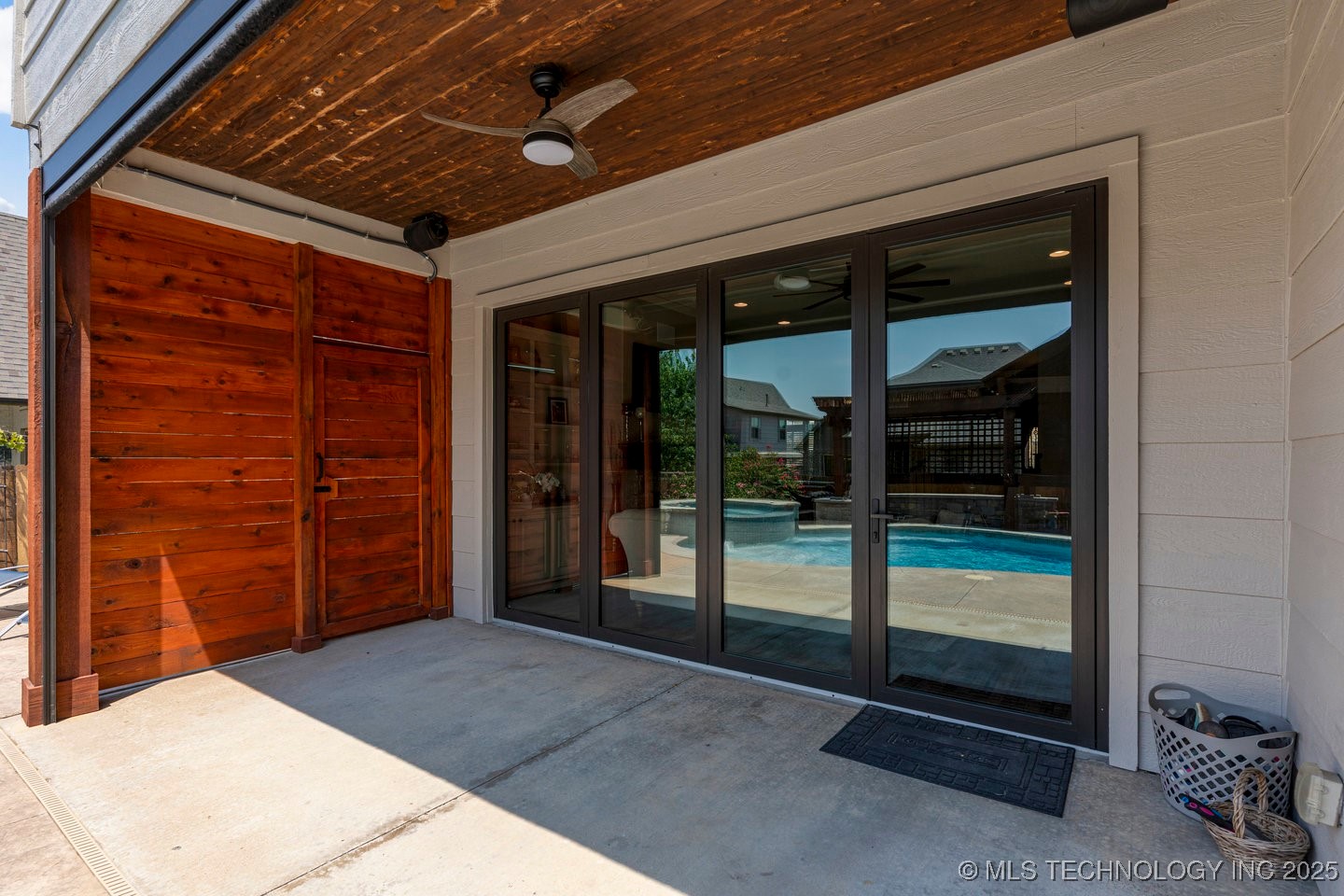 218 E 128th Street S