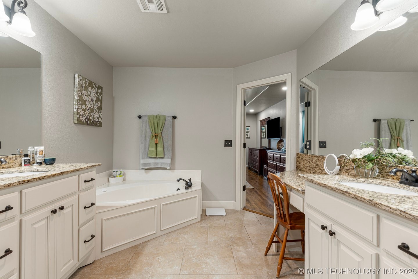 218 E 128th Street S