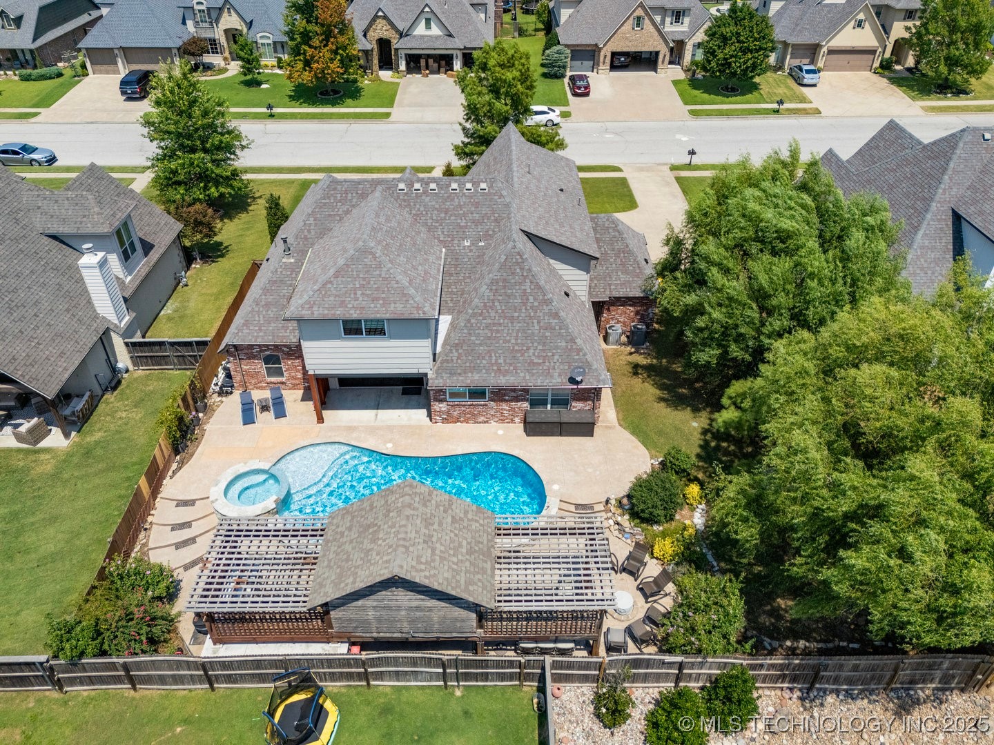 218 E 128th Street S