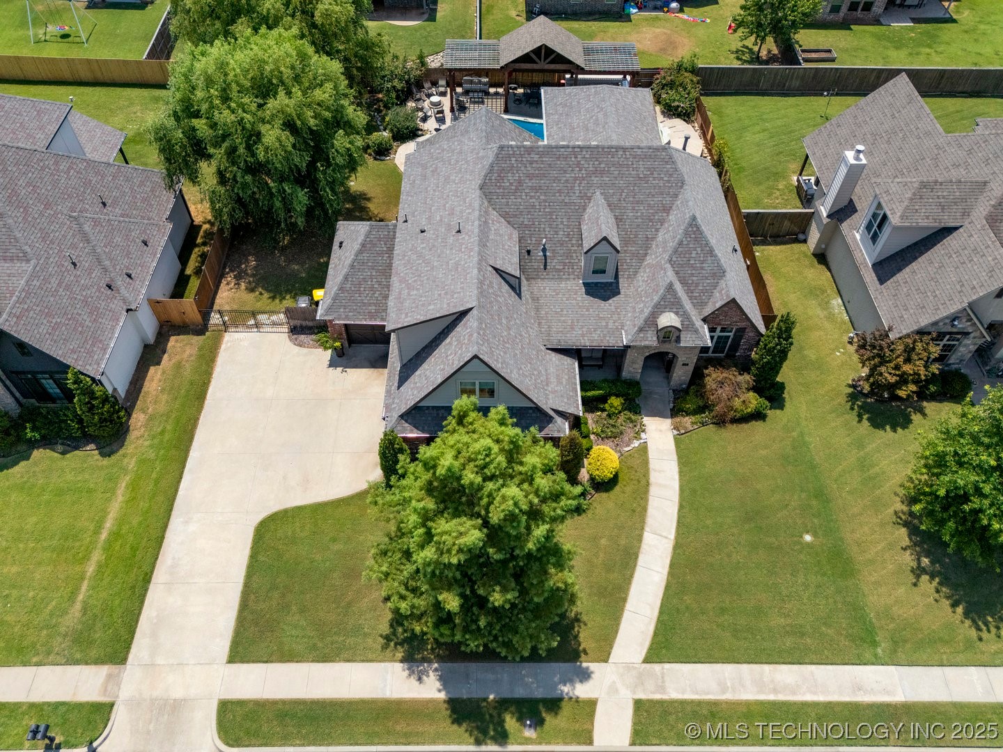 218 E 128th Street S