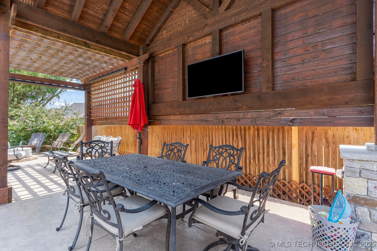 218 E 128th Street S