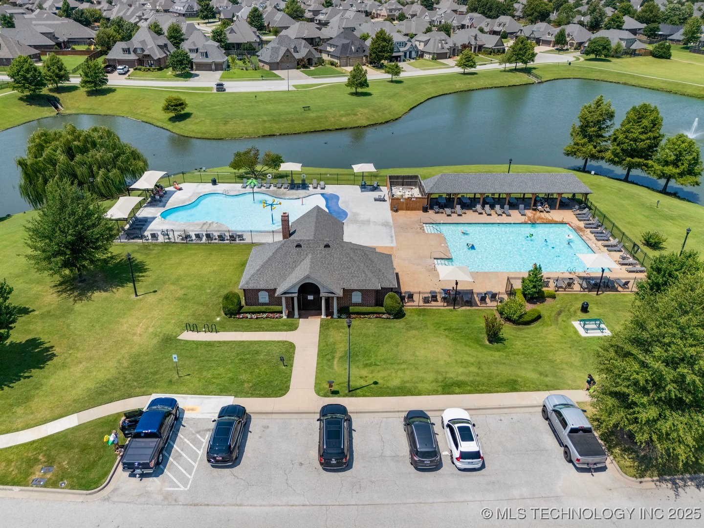 218 E 128th Street S