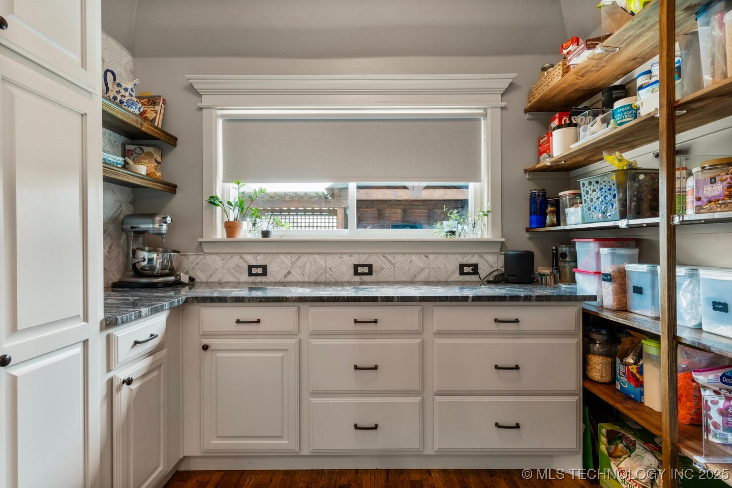 218 E 128th Street S