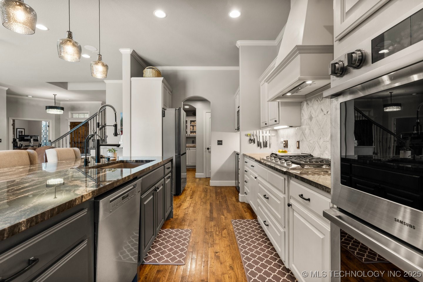 218 E 128th Street S