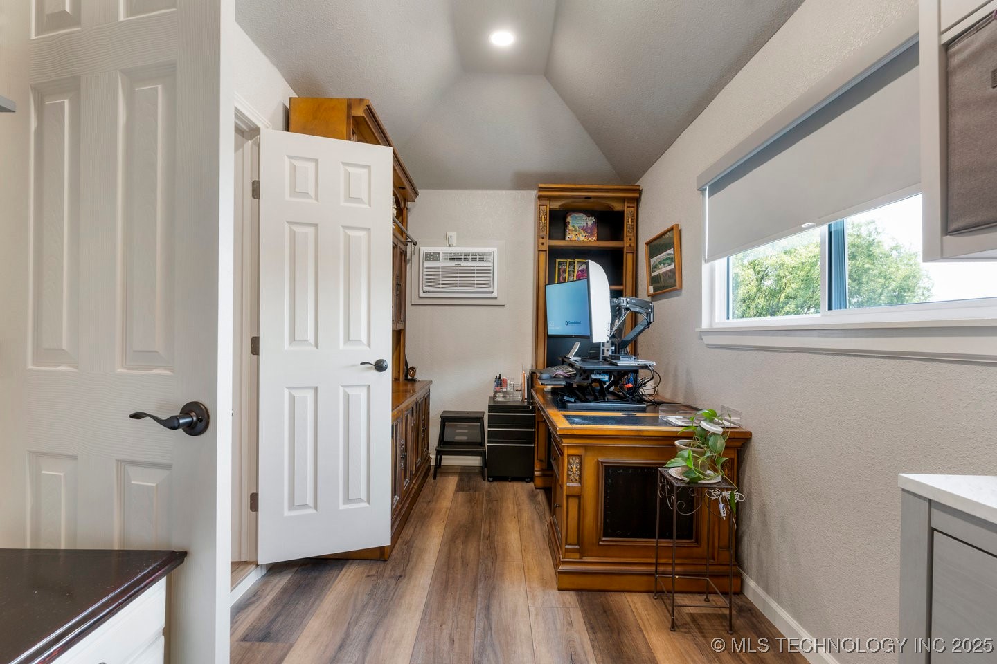 218 E 128th Street S