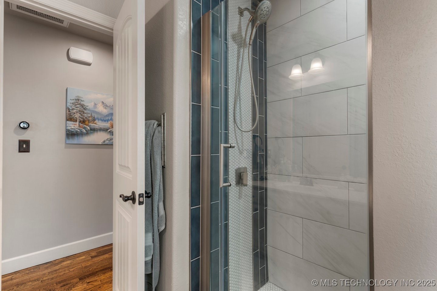 218 E 128th Street S