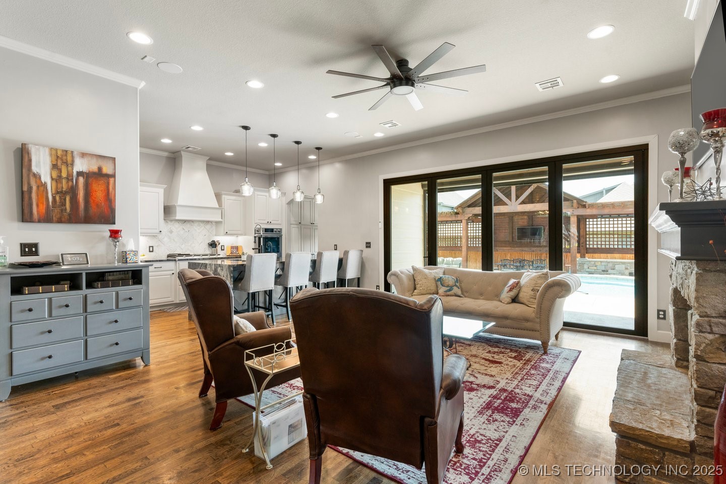 218 E 128th Street S