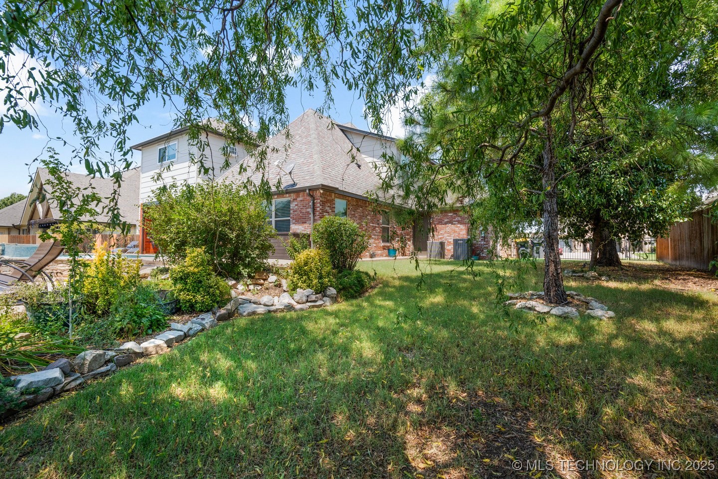 218 E 128th Street S