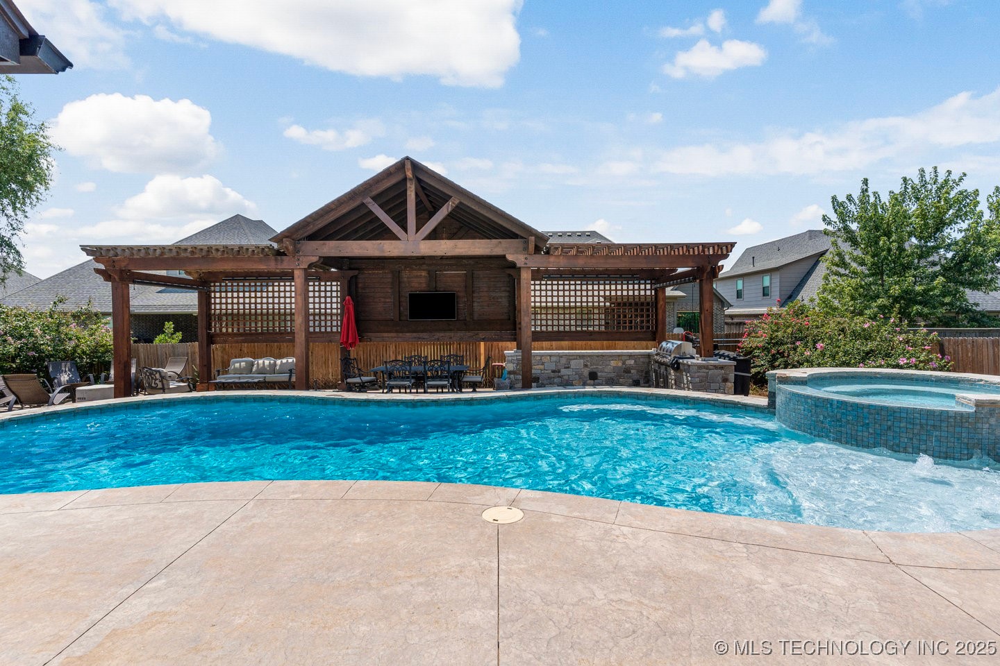 218 E 128th Street S