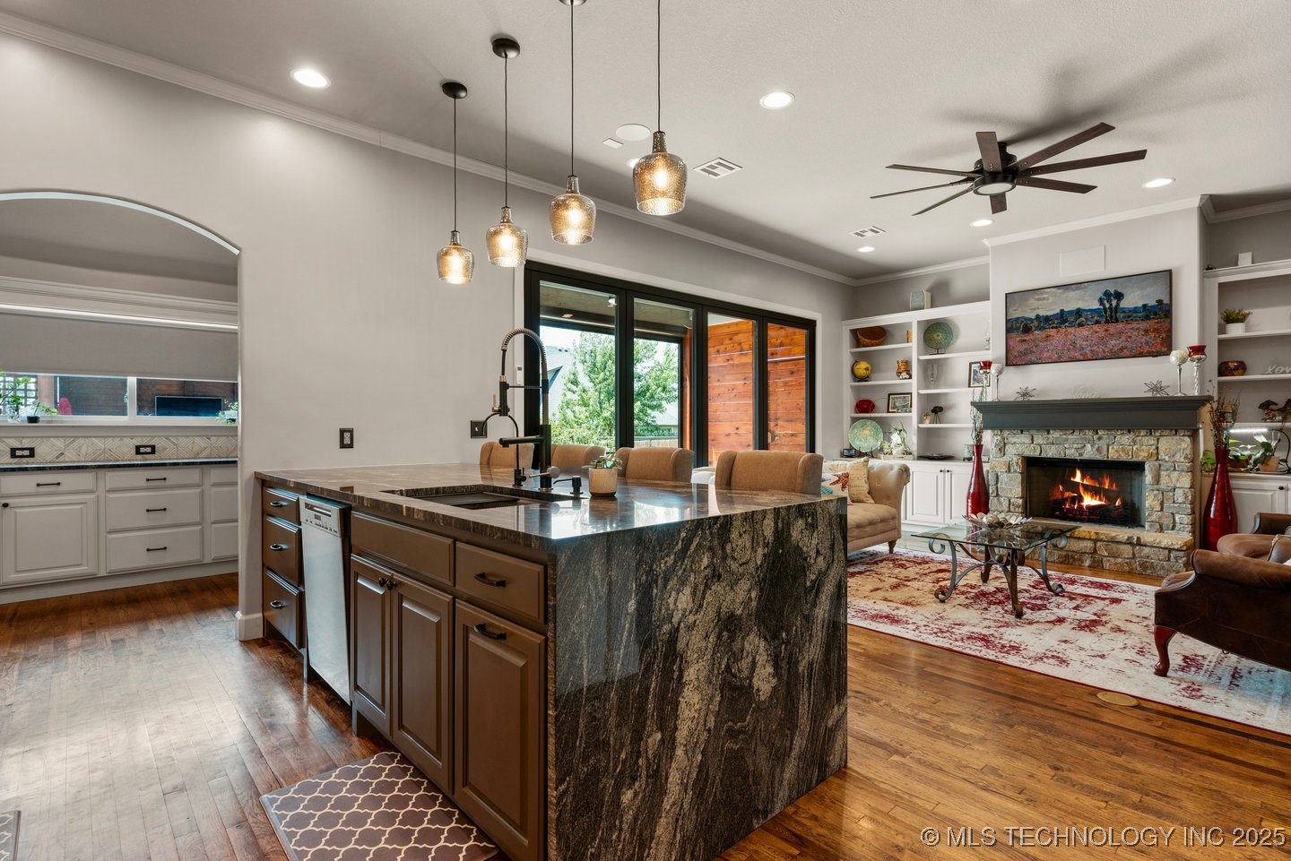 218 E 128th Street S