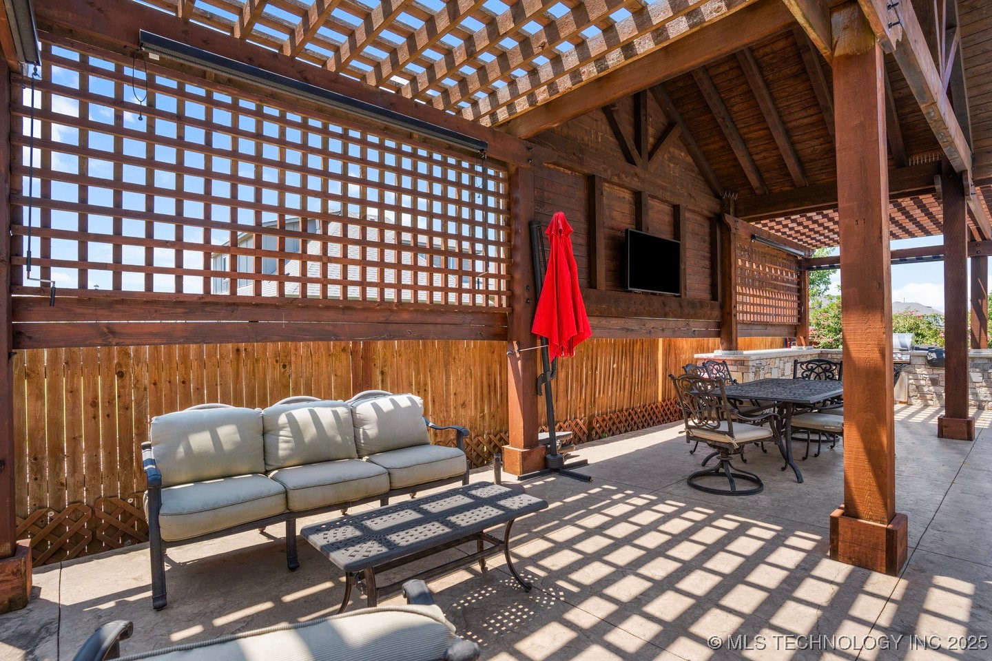 218 E 128th Street S