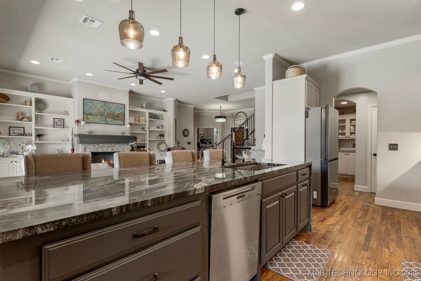 218 E 128th Street S