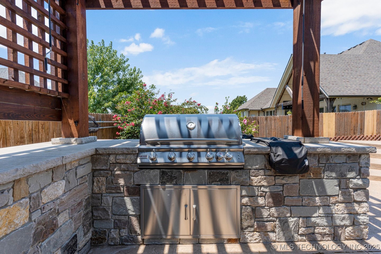 218 E 128th Street S