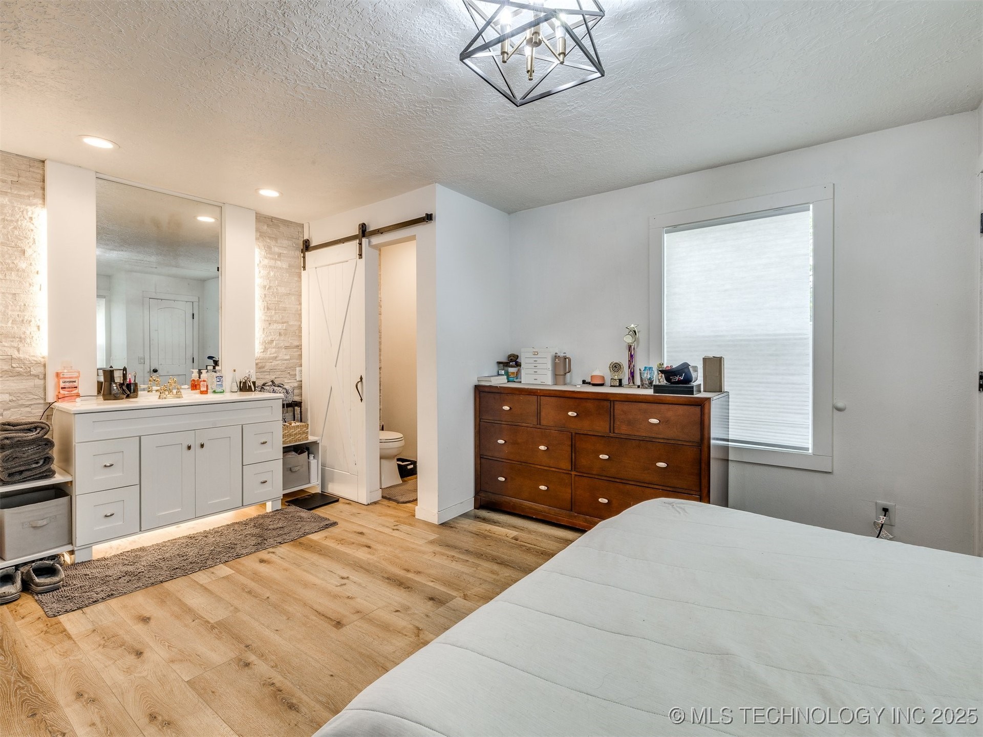 222 E Pecan Street