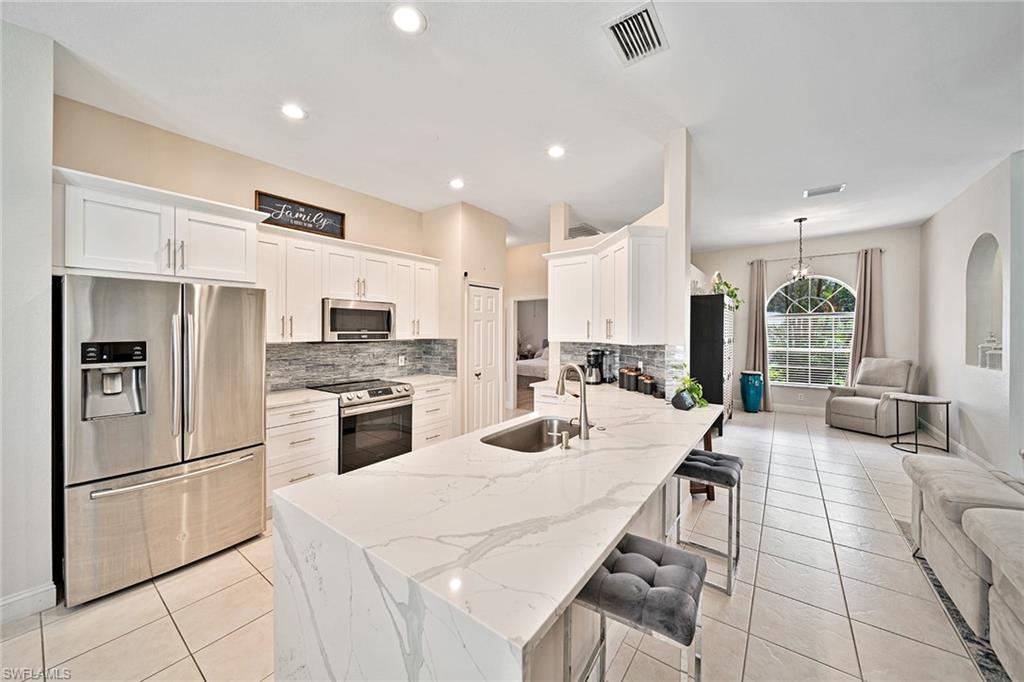 701 Grove DR