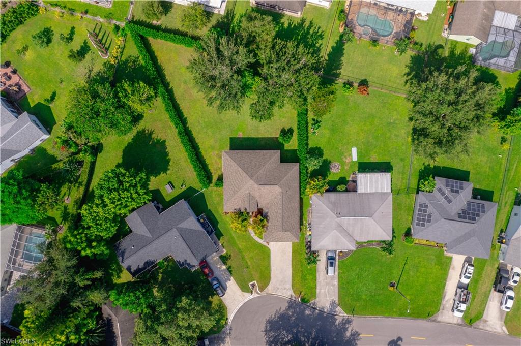 701 Grove DR