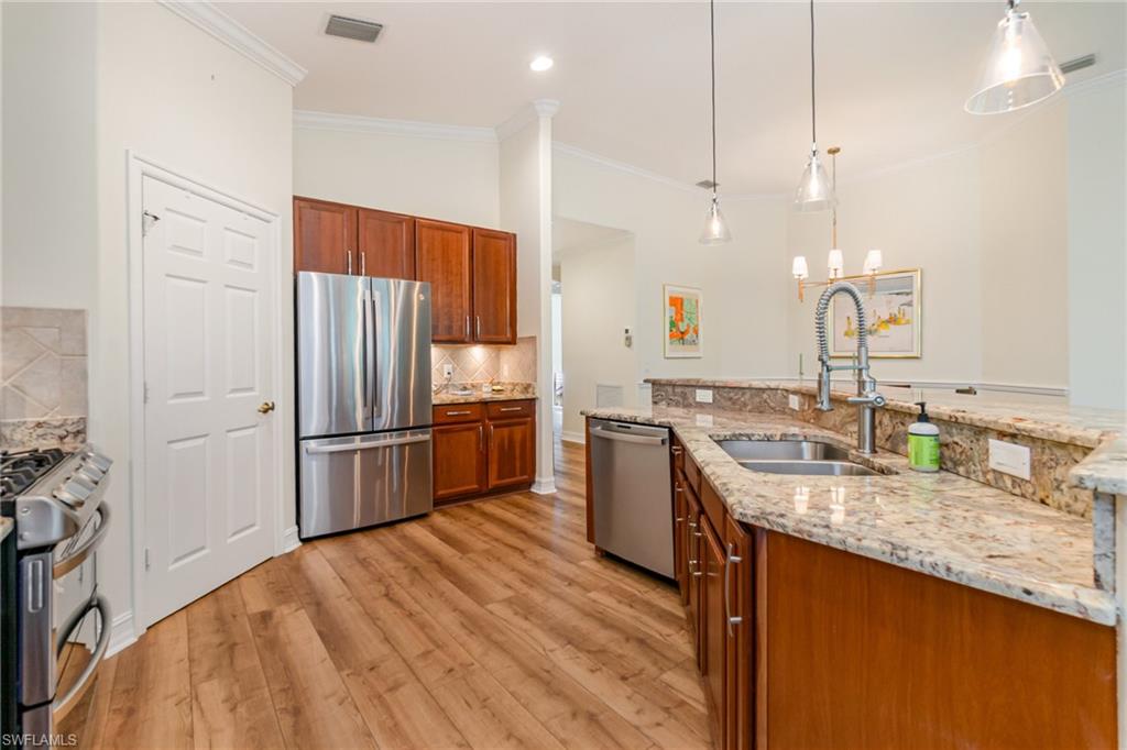 2001 Tarpon Bay DR N # 202