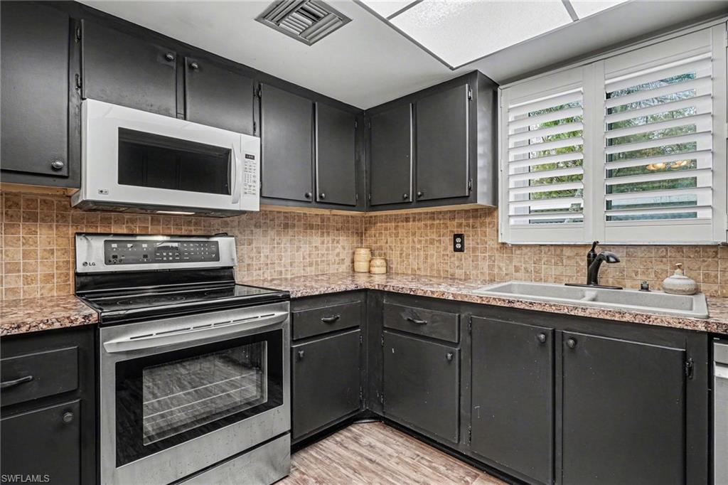 215 Cypress WAY E E2