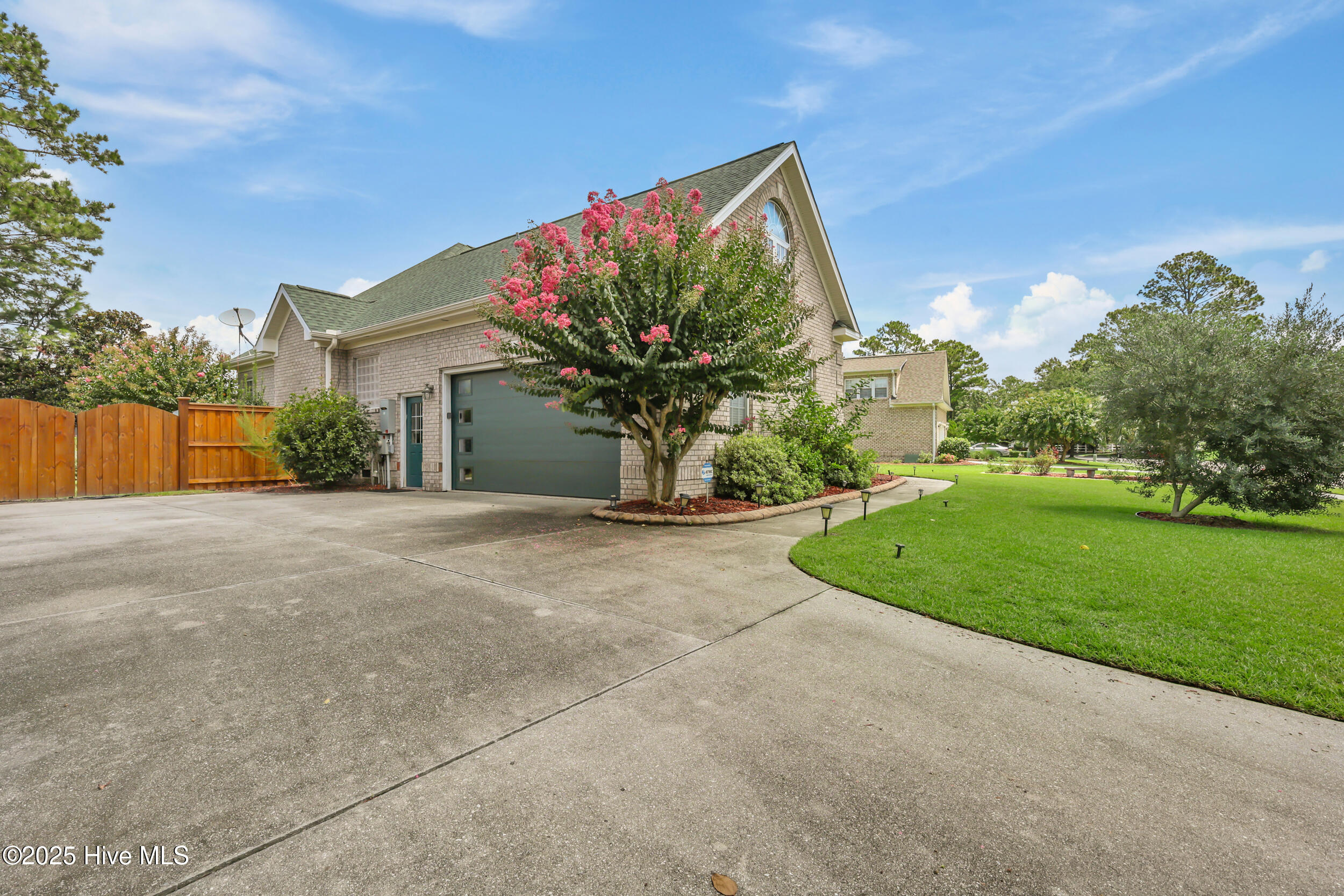1612 Grandiflora Drive
