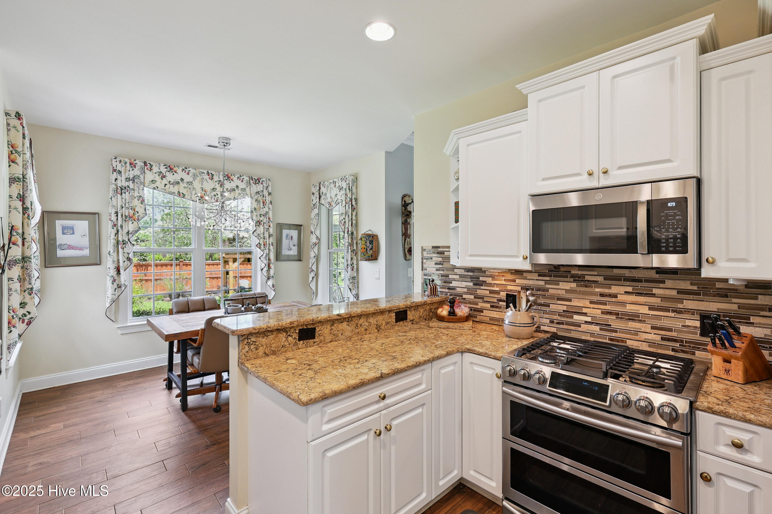 1612 Grandiflora Drive