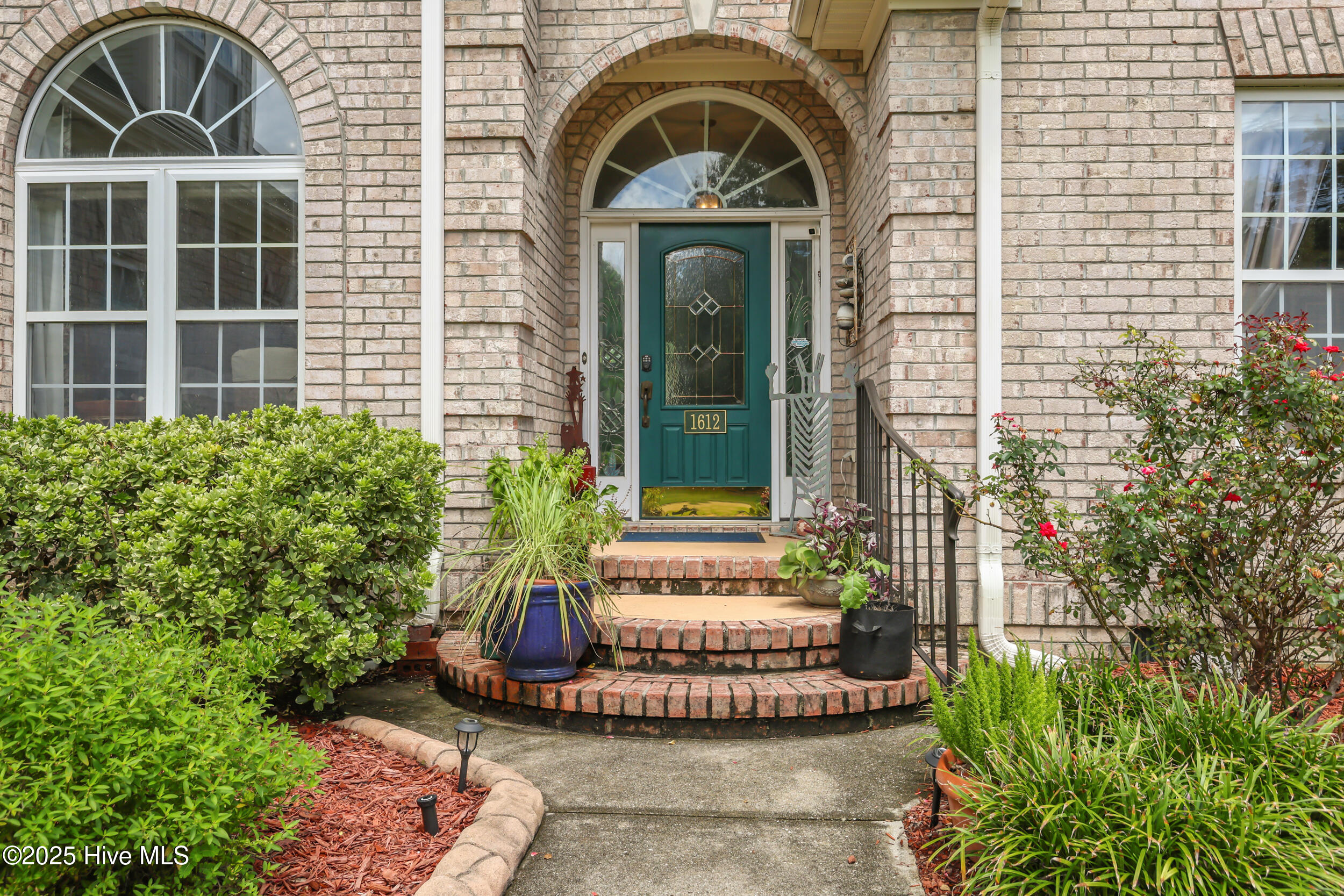 1612 Grandiflora Drive