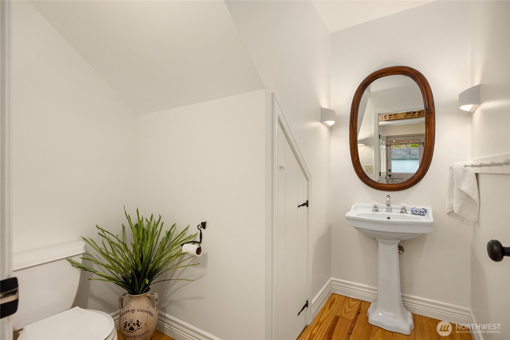 11138 Fairmont Lane NE