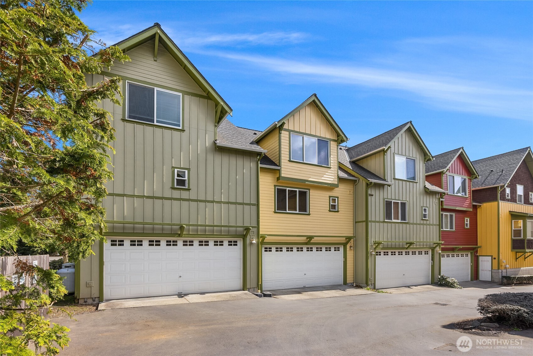 737 Madison Avenue N Unit: 30