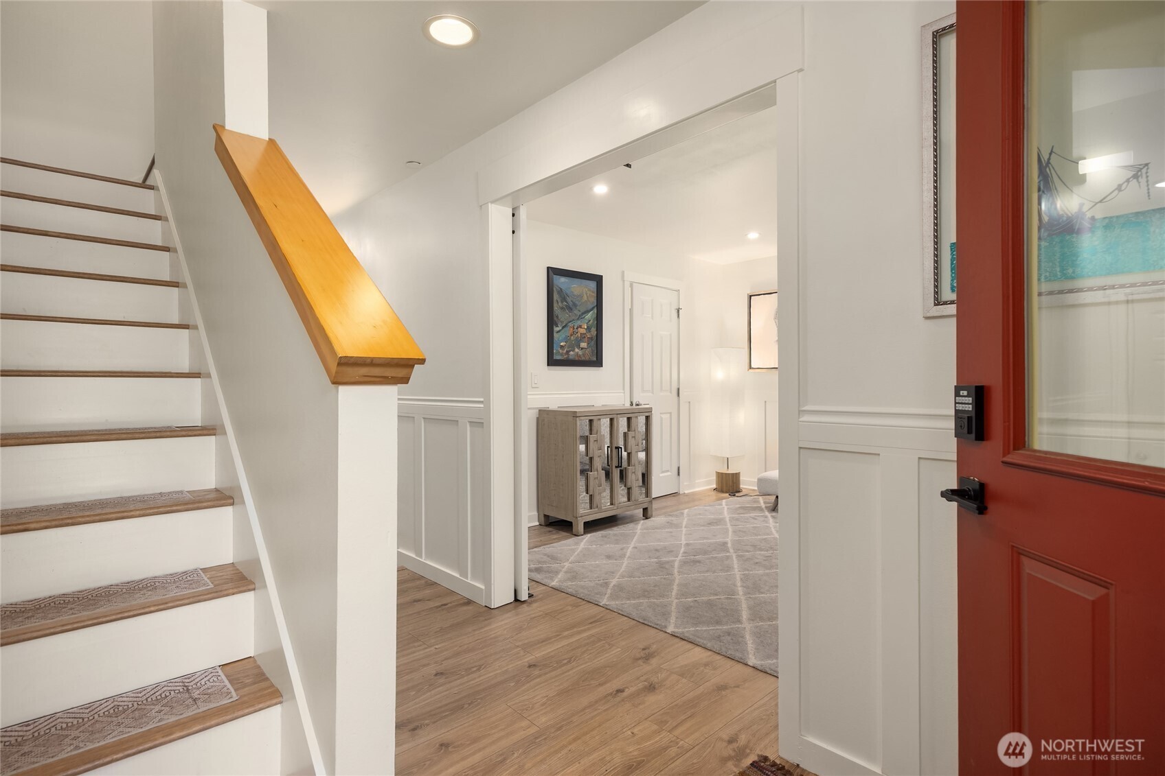 737 Madison Avenue N Unit: 30