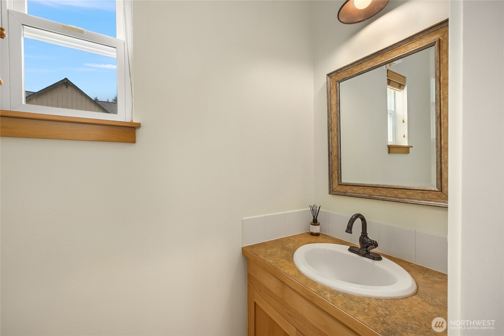 737 Madison Avenue N Unit: 30