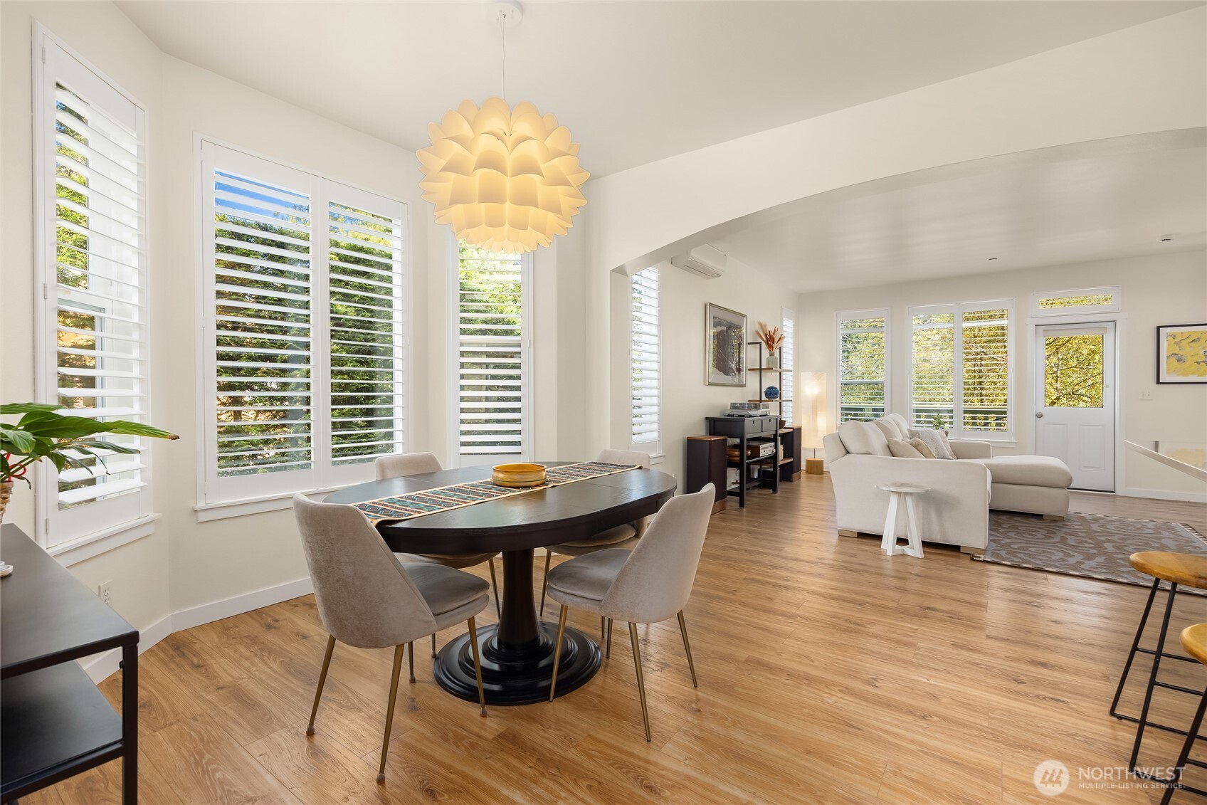737 Madison Avenue N Unit: 30