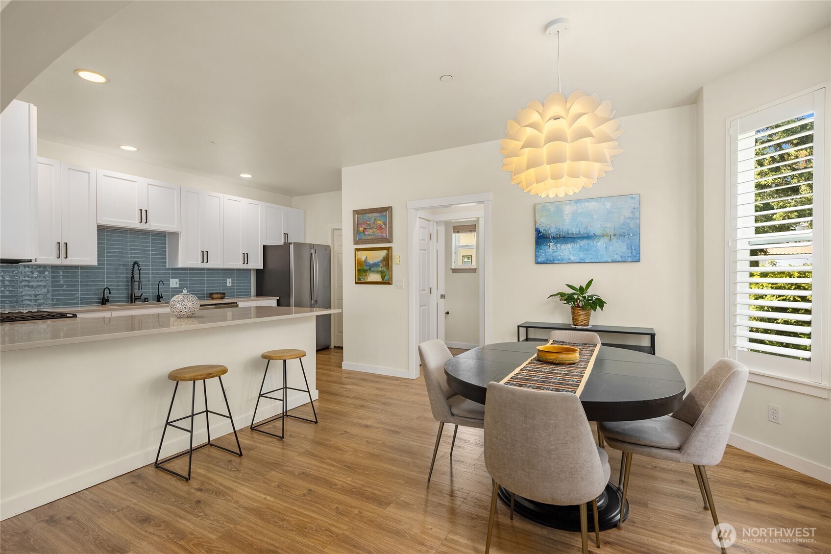 737 Madison Avenue N Unit: 30